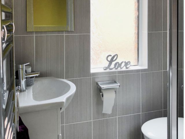 Bathroom in Sidings Holt in Crewe